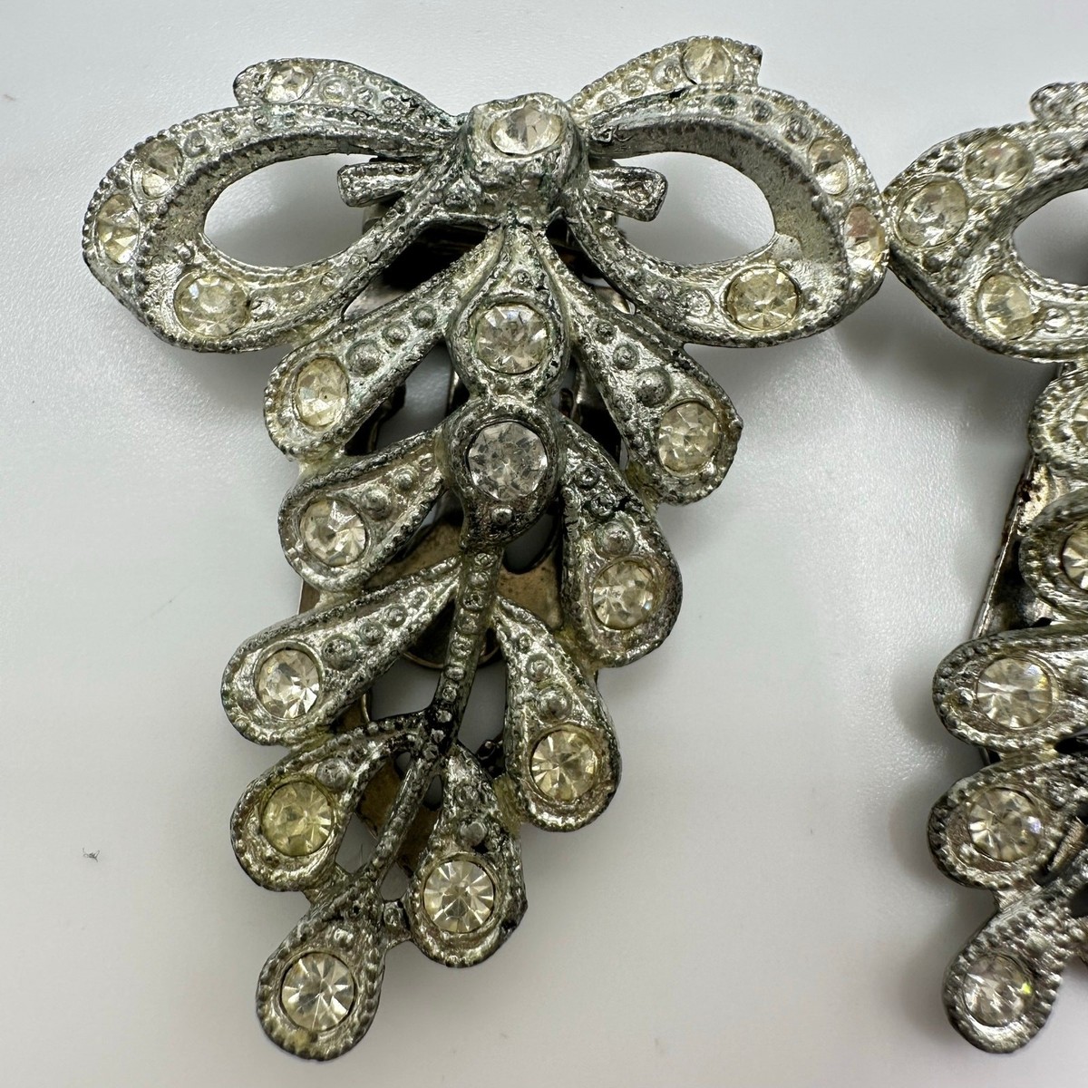 1930s antique Art Deco set 2 silver tone bows clear rhinestones dress clips View 3