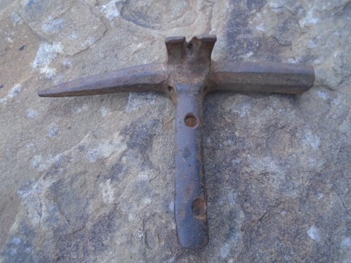Vintage Brades strapped roofers / slaters hammer head