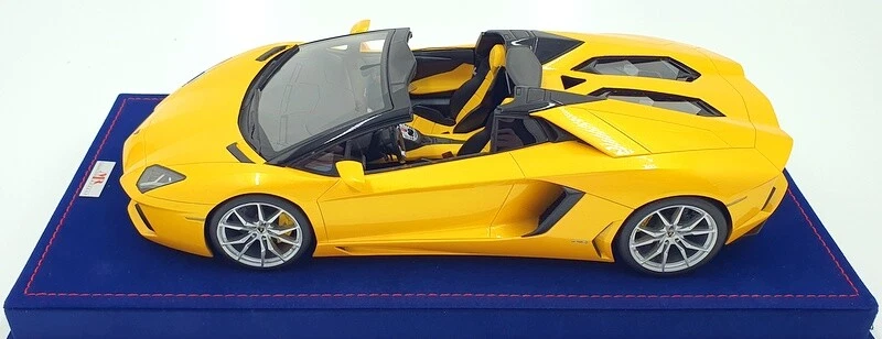 MR Models 1/18 Scale LAMBO010E - Lamborghini Aventador LP700-4 Roadster Orion - Image 3 of 4