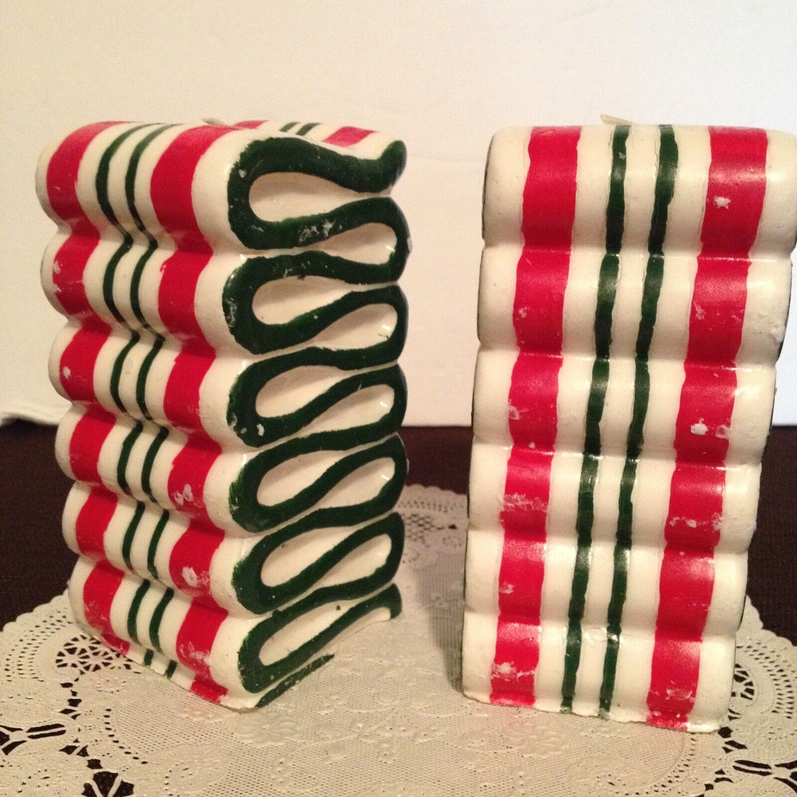 VTG Avon Ribbon Candles Christmas Holiday Red Green White 5”   Decorations