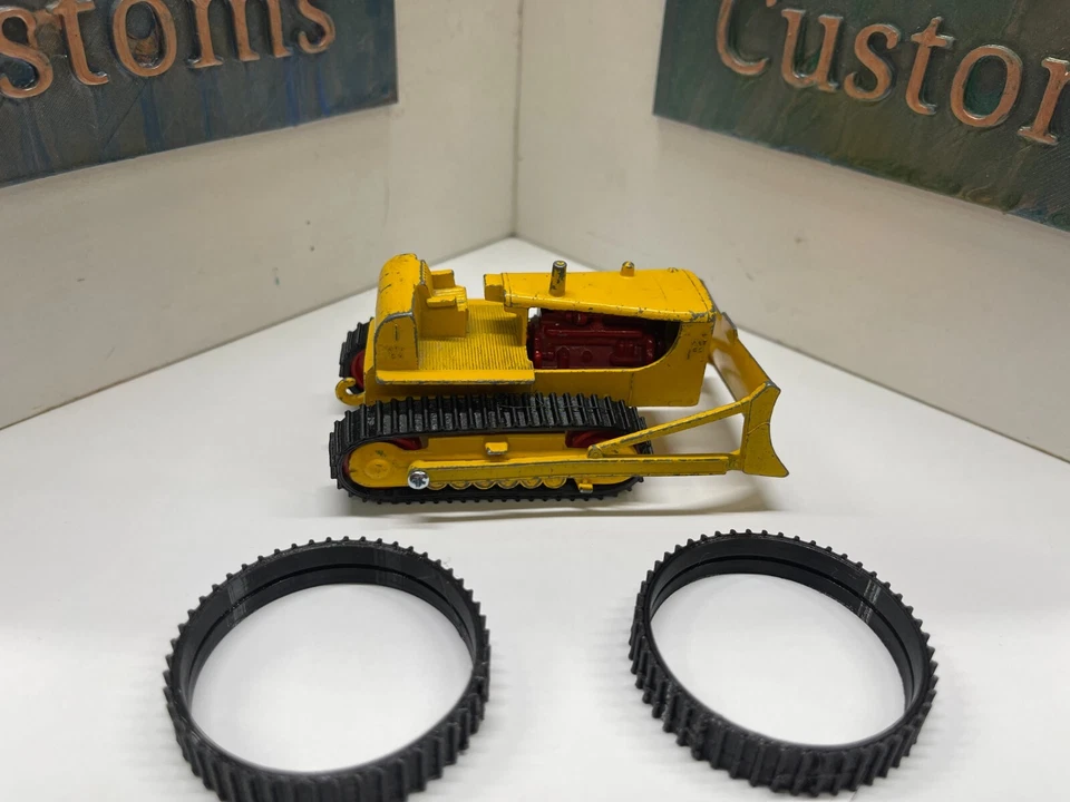 Lesney Matchbox King Size No. 3 Caterpillar D9 Bulldozer TRACKS ONLY - Image 2 of 3