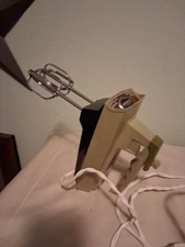 Vintage Avocado Green Sunbeam 5 Speed Mixer w/Betters-Baking-Cooking