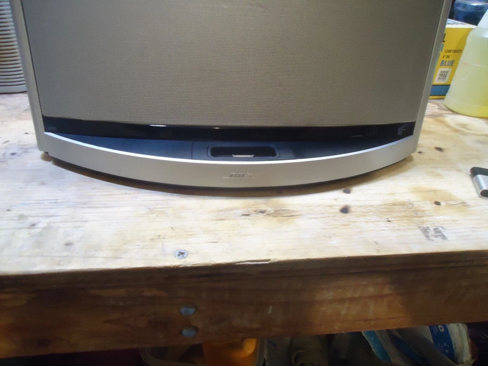 Bose SoundDock 10 COM NOVO ADAPTADOR BLUETOOTH. BOM ESTADO/COM CONTROLE REMOTO SOM INCRÍVEL! - Imagem 3 de 4