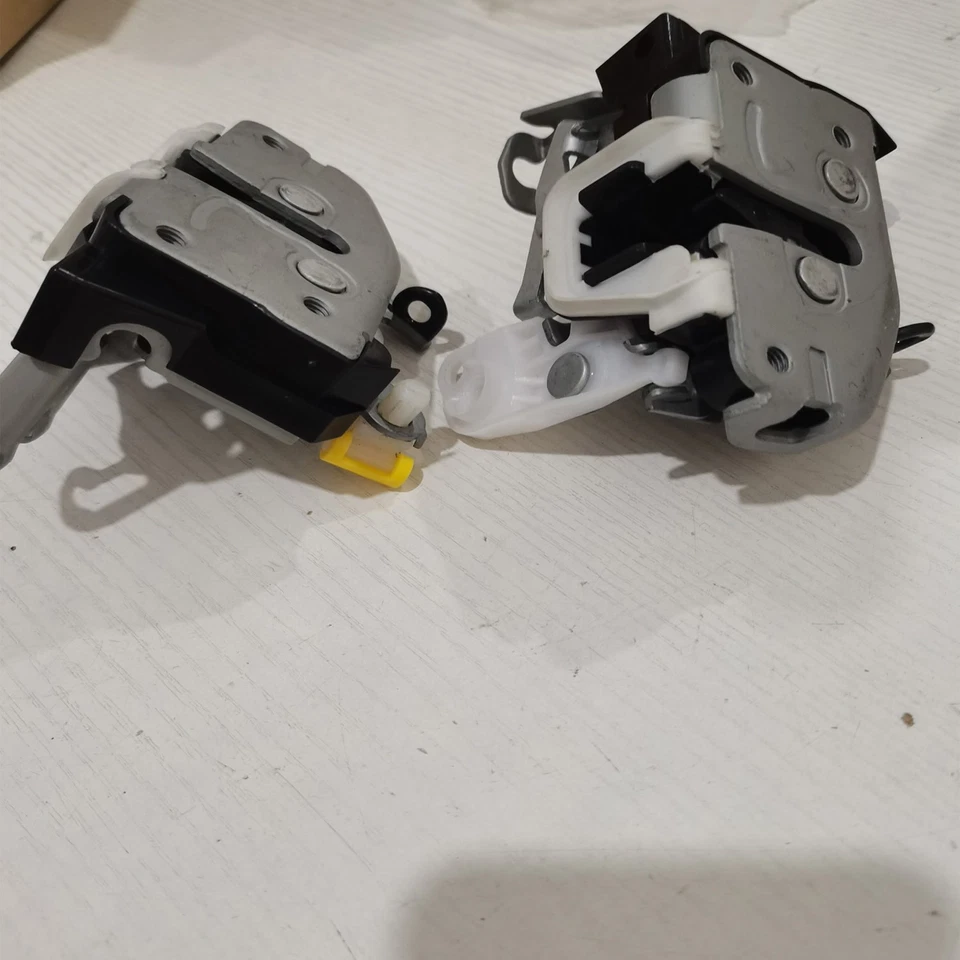 Door Lock Latch Assembly Front Left Right For Ford F150 F250 F350 Super Duty Foto 4 de 4