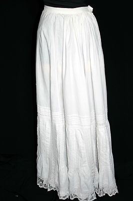 VERY RARE VICTORIAN LONG COTTON & LACE FANCY PETTICOAT SKIRT VERY RARE VICTORIAN LONG COTTON & LACE FANCY PETTICOAT SKIRT