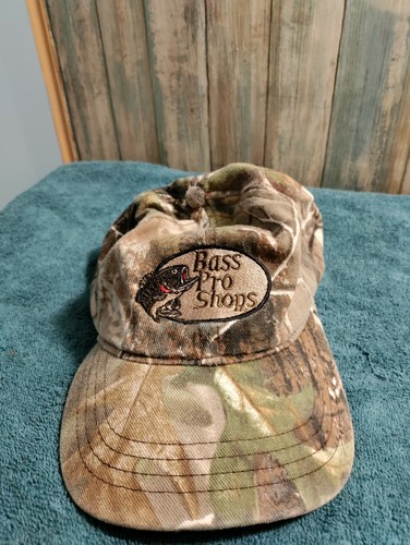 Bass Pro Shops Men's Camo RedHead size 