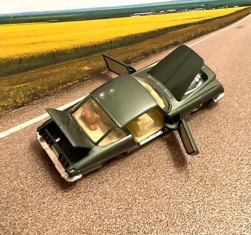1963 CORGI Mettoy Great Britain CHRYSLER GHIA L.6.4 Coupé #241 metallic olive - Picture 3 of 10