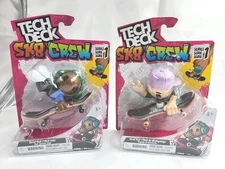 2 Spinmaster Tech Deck SK8 Crew Fingerboard w/Figure SERIES 2 Green & PURPLE LOT