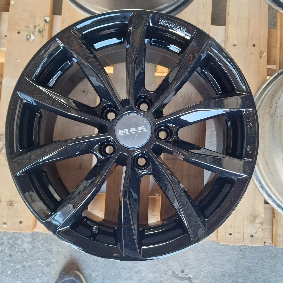 Set 4 Cerchi Lega MAK WOLF 6.5x16 H2 5x100 ET 42 PCD 112 WF6560/VW2X Nero Lucido - Imagen 2 de 4