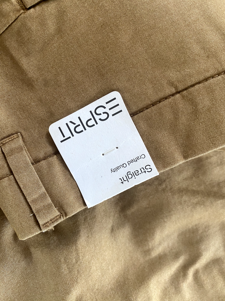 ESPRIT Men’s Shorts Size 32” Waist Cotton Blend Sand Relaxed Straight