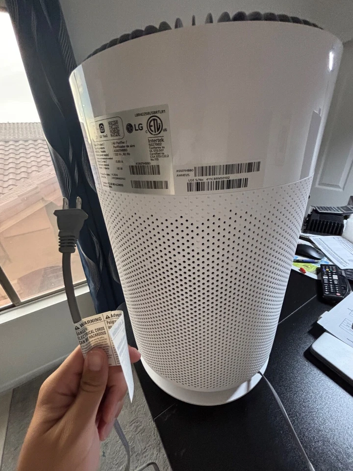 LG PuriCare 360 Air Purifier, 2059 SqFt., True HEPA, Wi-Fi, Air Quality Monitor. - Image 4 of 4