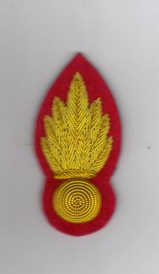 ROYAL INGENIEURE SERGEANTS GRANATE FOR NO 1/MESS DRESS    GOLD ON RED   