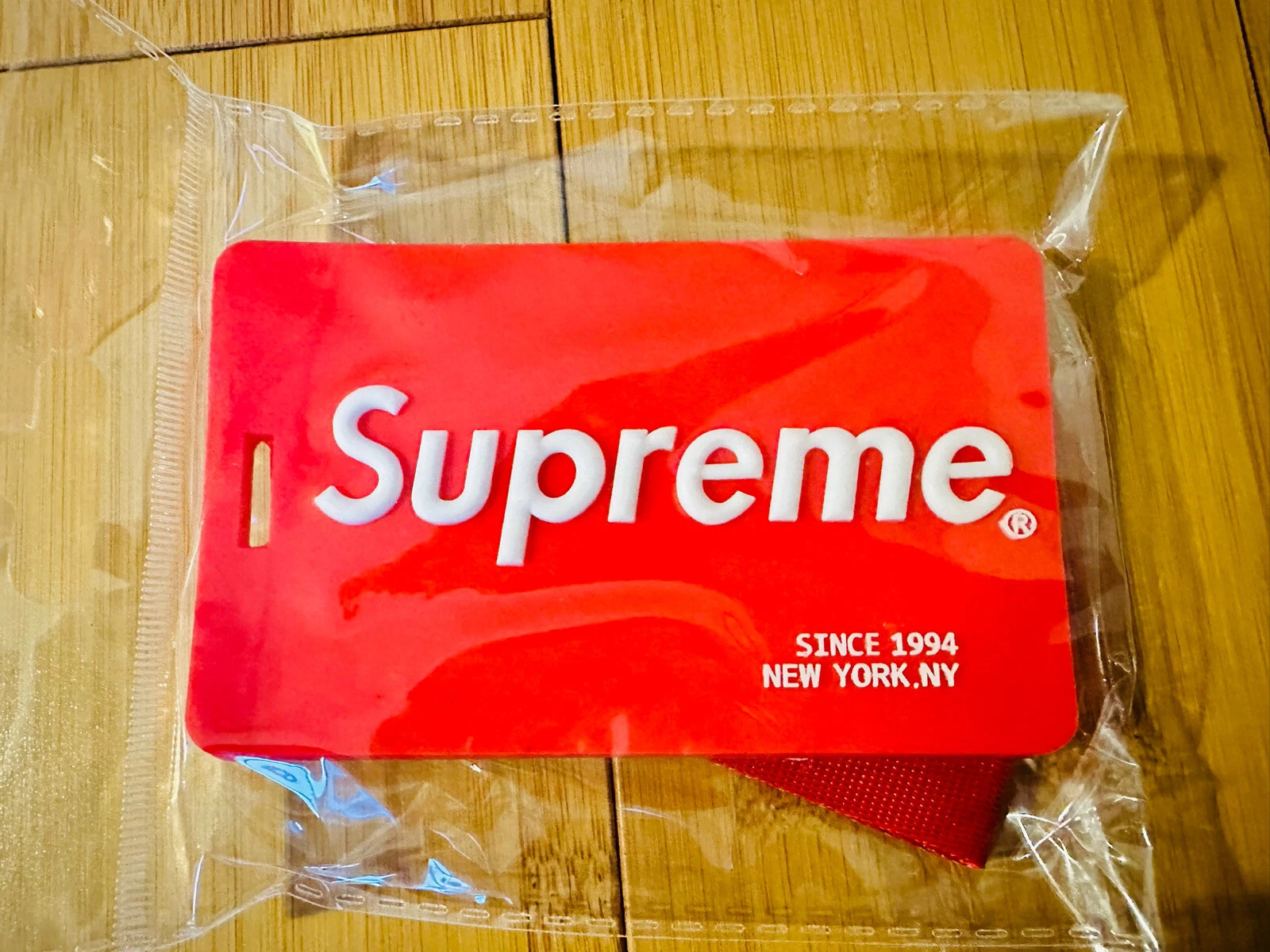 Suprême Rouge Classique Boîte Logo Porte Carte d'identité Anneau Bracelet Porte clés Anneau Cadeau