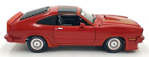 Greenlight 1/18 Scale 12879 - 1978 Ford Mustang MKII King Cobra - Red - Picture 4 of 5