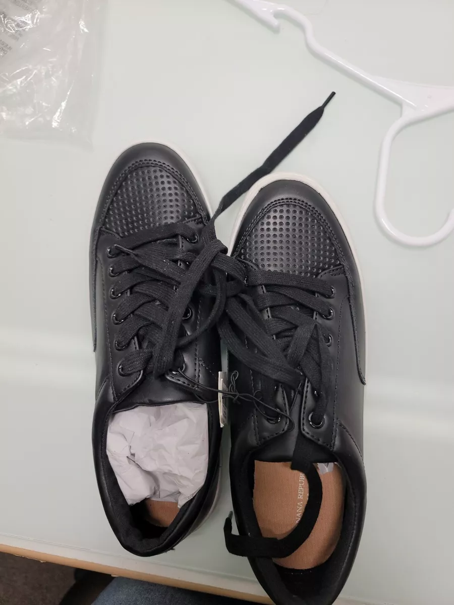 Banana Republic black Women s Sneakers Size 8 Perforated Top New 2bin