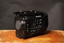 Sony PXW-FS7 MKI 4K Super35 CMOS Sensor Camera w/ Rolling Case  Media