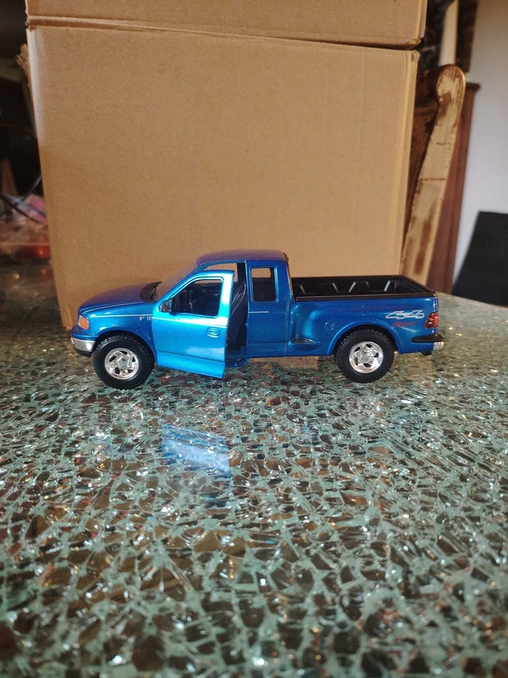  Welly-1:18- 1999- Ford F 150 - Flareside 4X4 Pickup-Blue-20 Cm - Immagine 4 di 4