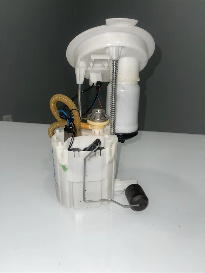 BMW 320i xDrive 320i 230i F30 2012-2018 conjunto de bomba de tanque de combustible de gasolina 7243975 OEM Foto 2 de 4