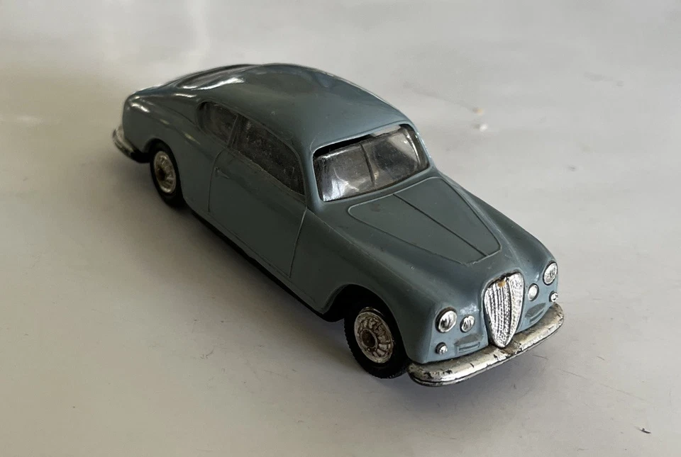 ANCIENNE NOREV PLASTIQUE N° 22 LANCIA AURELIA GT ECHELLE 1:43 ÈME - Photo 4/4