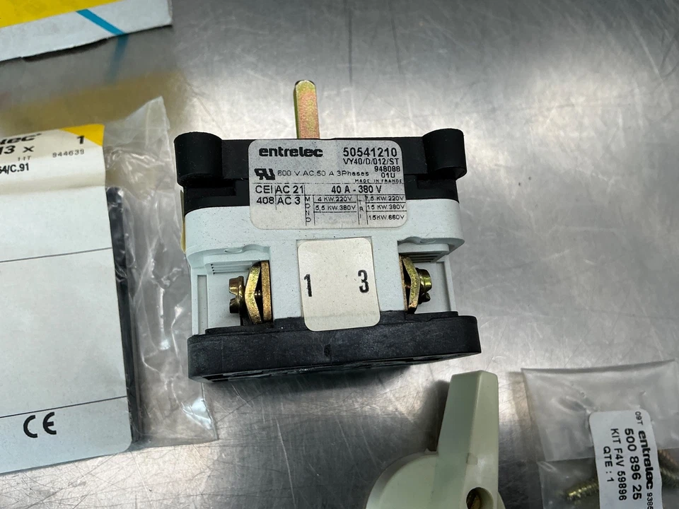 Interruptor giratorio Entrelec VY40/D/012/ST 50541210 Foto 2 de 3