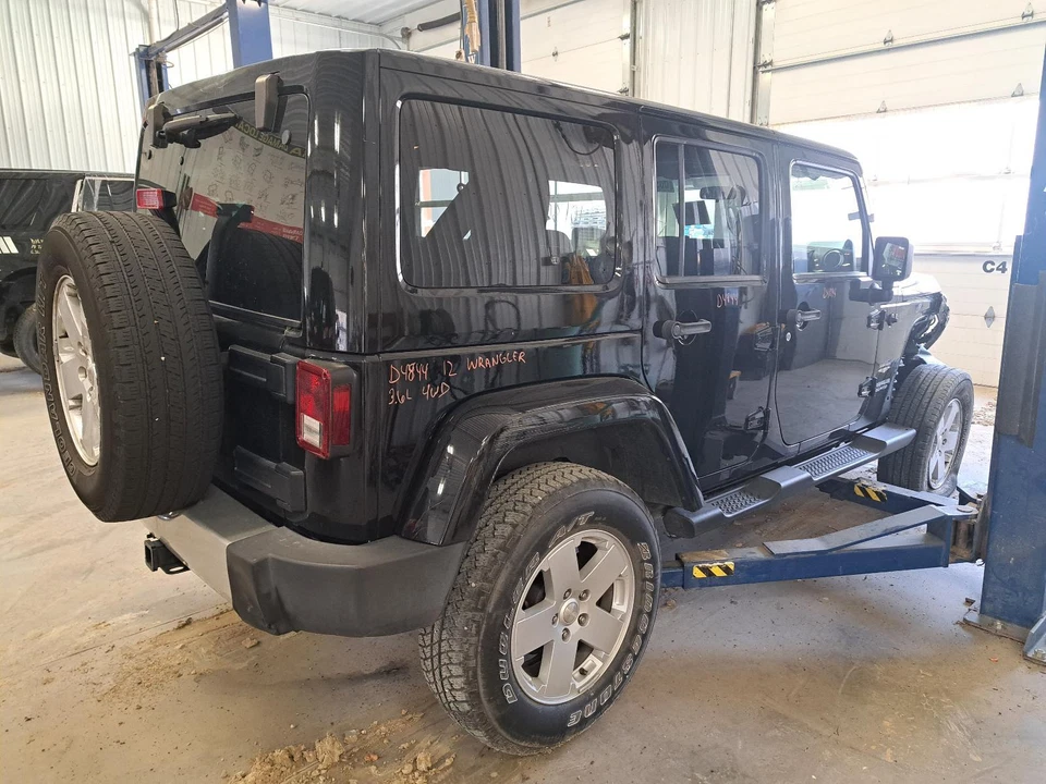 Used Side Marker Light Assembly fits: 2012 Jeep Wrangler Side Marker Grade A - Image 4 of 4