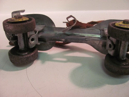 Vintage Pair of Metal UNION HARDWARE COMPANY Adjustable Roller Skates w/KEY - Picture 11 of 11