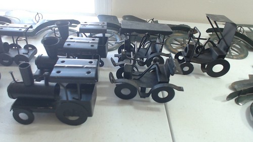 Vintage Konvolut 4 Metall Antik Autos Wandbehang + 8 Züge Wagen Flugzeug Blech - Bild 6 von 11