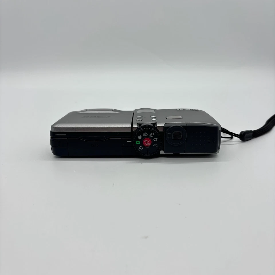 Ricoh RDC-7 Flip Screen Digital Camera Rare Retro Vintage w/ AC Adapter & Card - Image 4 of 4