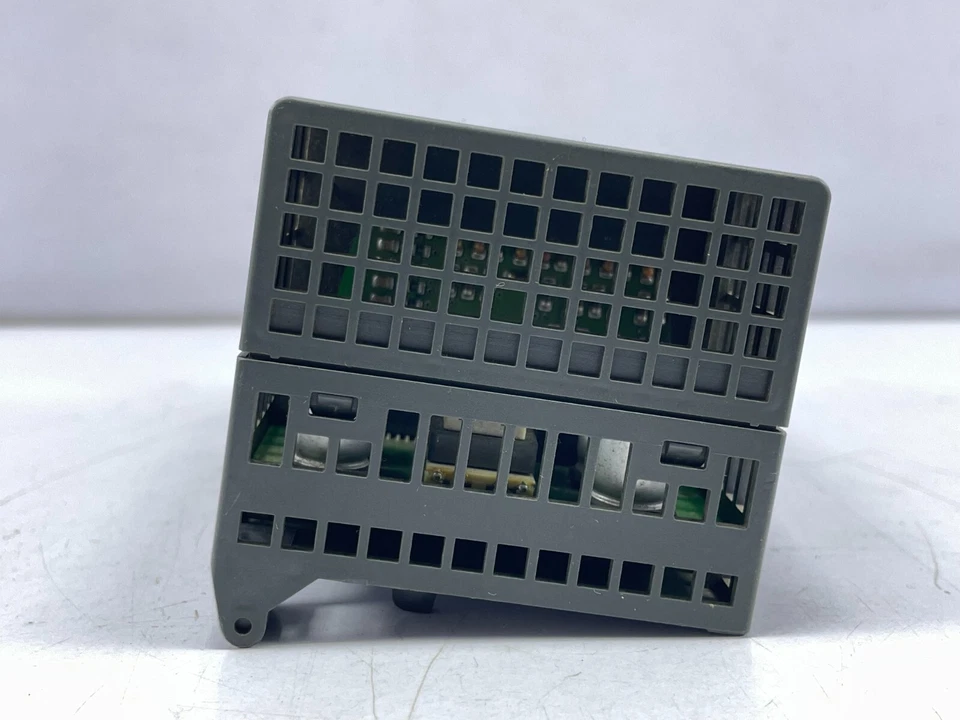 SIEMENS SIMATIC S7 ET 200 L 6ES7 133-1BL01-0XB0 DI16 DO16XDC24/0.5A PLC Module - Image 4 of 4