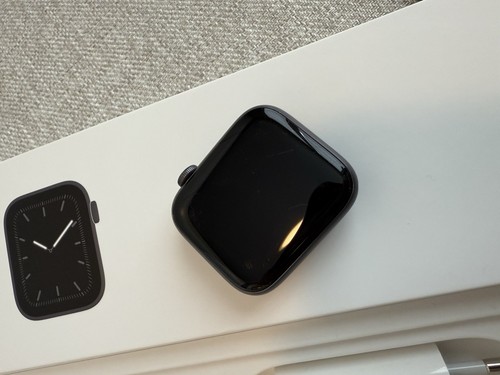 Apple Watch Series 5, gwiezdna szarość, 44 mm z opaską sportową pełny zestaw! - Zdjęcie 4 z 7