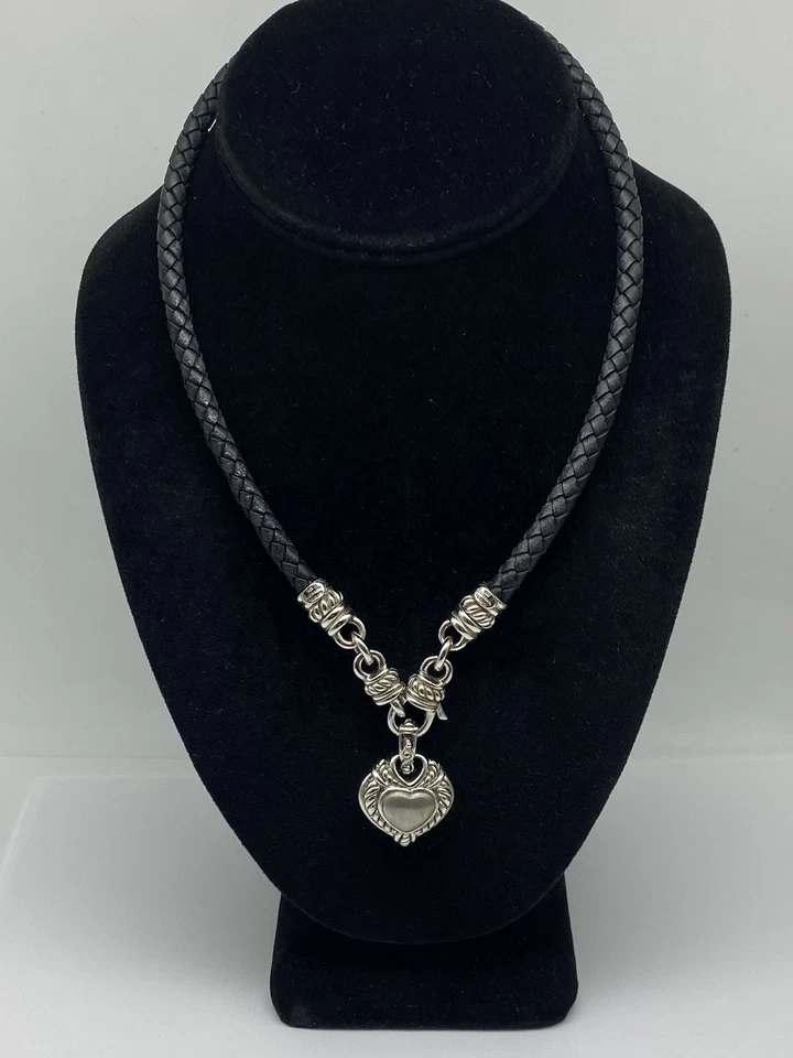 Collar Judith Ripka Plata Esterlina Cuero Cordón Corazón Colgante 17" 46.9g Foto 3 de 4