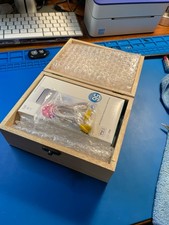 Ipod Nano 2 GB WHITE - Bundle with New 56 Hour Battery, Charge Cable, Earbuds