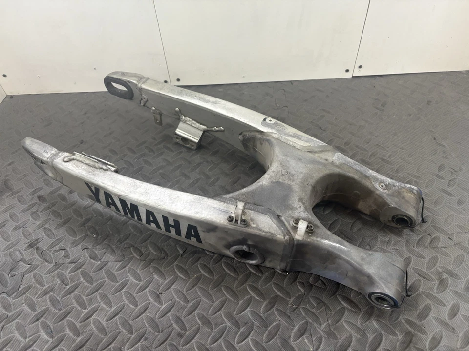 Suspensão braço oscilante Yamaha YZ450F 2004 2003-2004 5UN-22110-00-00 - Imagem 2 de 4