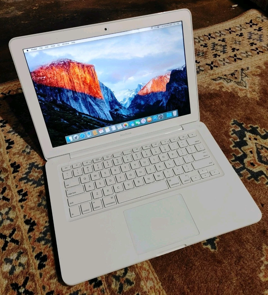 2010苹果MacBook白色笔记本电脑| Apple MacBook 白13-inch/Mid2010