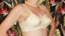 Vintage Ivory Exquisite Form Bullet Bra 48 DD pinup retro sweater girl pointy