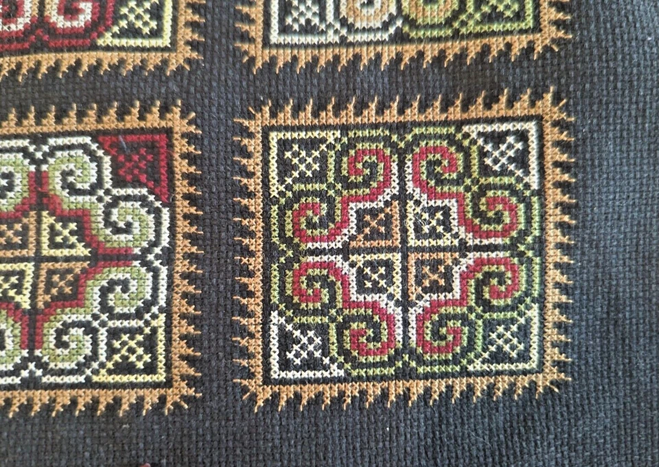 Juego de 2 fundas de almohada cosidas a mano diseño geométrico negras 16x16 clásicas Foto 3 de 4