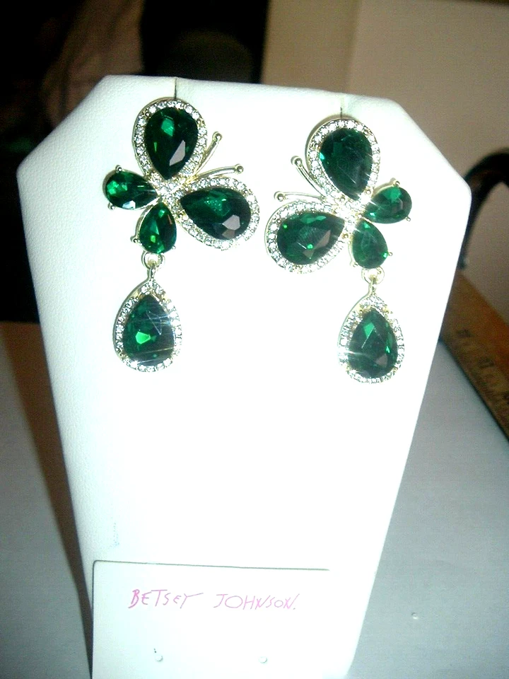 GORGEOUS Dangling GREEN WHITE Crystal BUTTERFLYS Betsey Johnson Pierced EARRINGS - Image 2 of 4