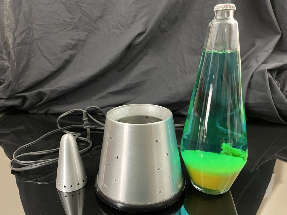 Vintage Wizard Lava Lamp with Lava Globe-Green-Classic Motion Light 2000