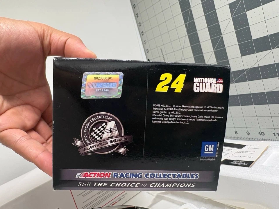 Jeff Gordon #24 Guardia Nacional Año del Suboficial 2009 Impala SS Foto 4 de 4