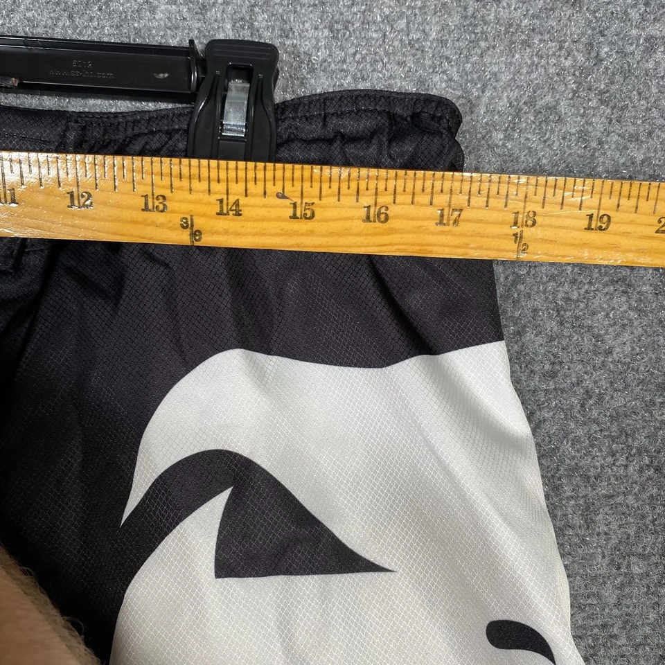 Pantalones Cortos Venum Fight Para Hombres XL MMA Entrenamiento de Agarre UFC Equipo Ligero Negro Blanco Foto 2 de 4