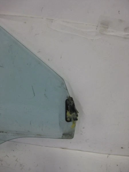 Puerta delantera derecha cristal PW OEM 1995 Mazda 929  Foto 3 de 4