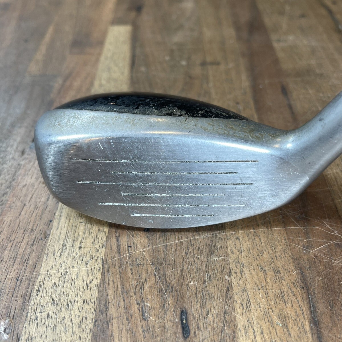 Taylormade Rescue Mid 4 hybride, 22°, arbre en acier rigide