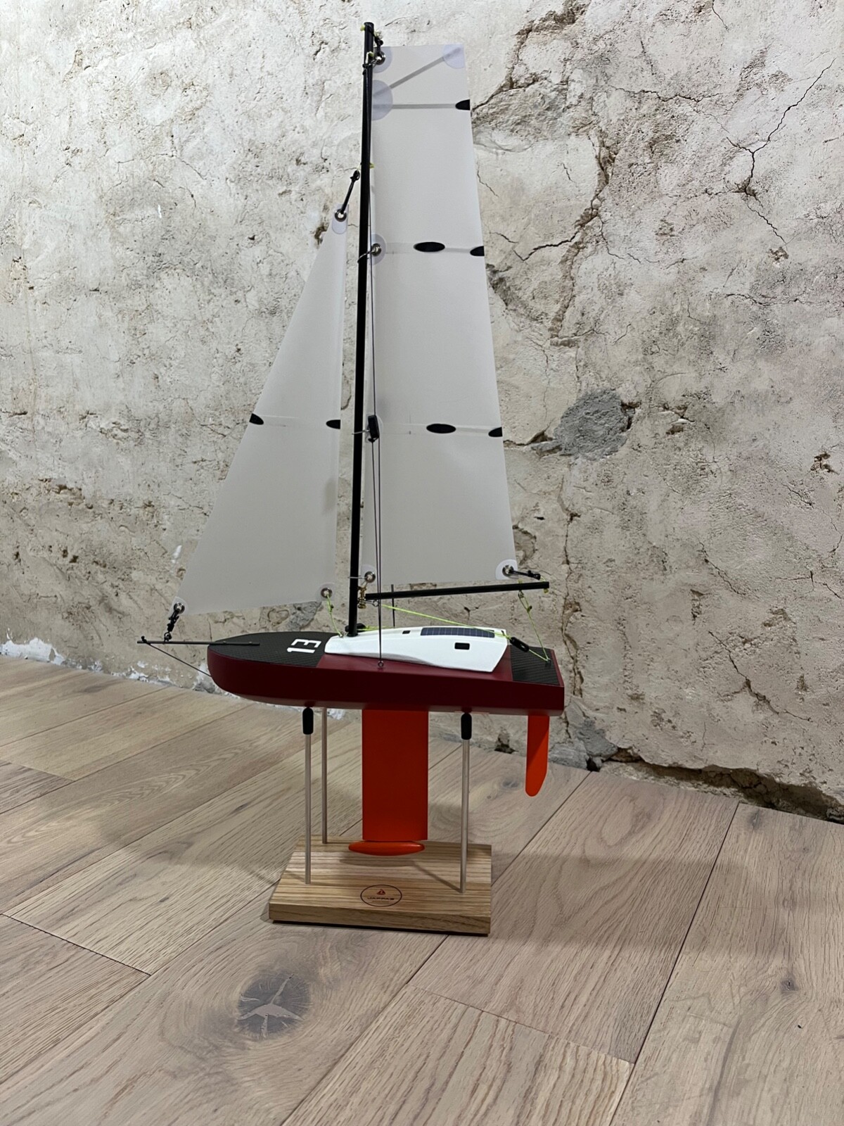 Voilier de bassin JAPPAS N°13 maquette de collection en bois noble