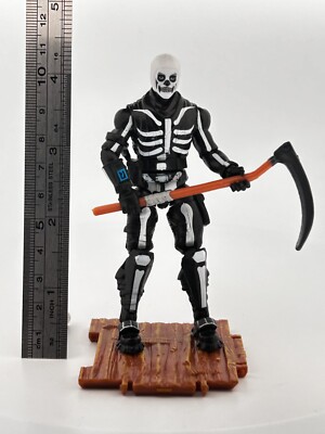 フォートナイト フィギュアセット Peely & Skull Trooper フォートナイト フィギュアセット Peely & Skull Trooper