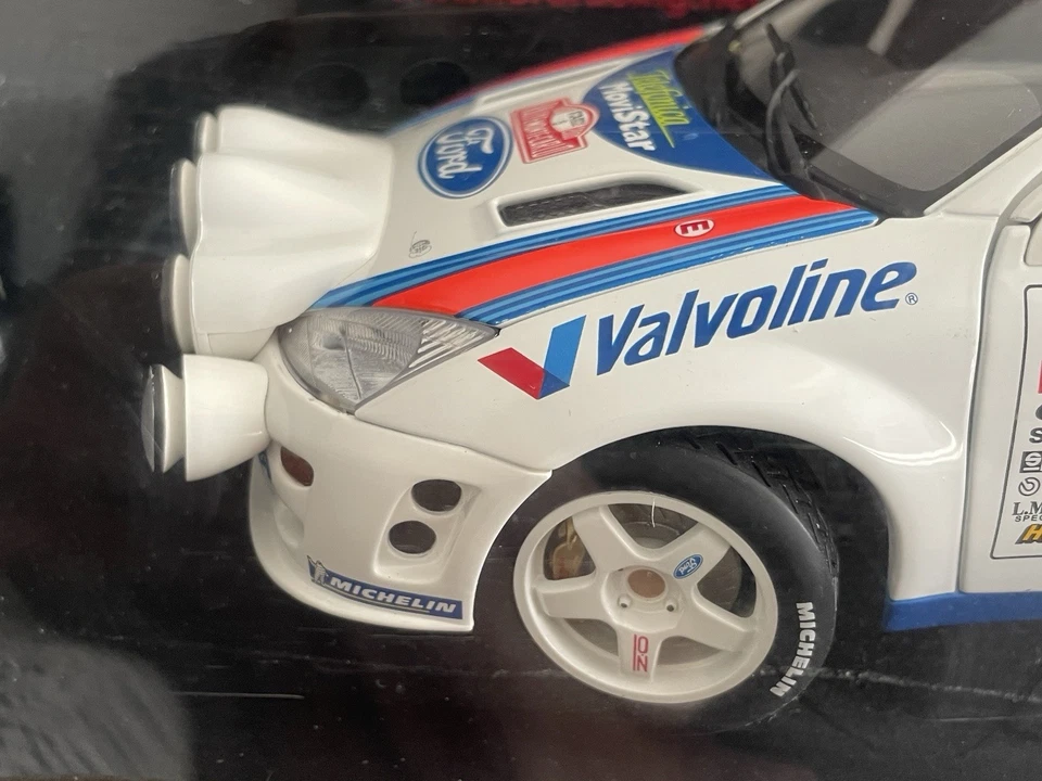 NEW Autoart 1:18 Scale Ford Focus WRC 2000 Night Race Colin McRae #5 Grist - Image 3 of 4