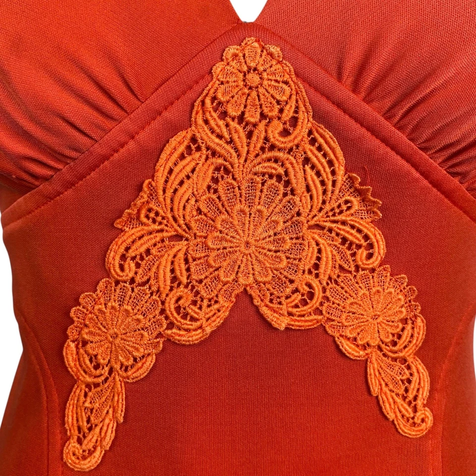 复古 70 年代 Burnt 橙色钩针花边迪斯科吊带长裙,尺寸 S/M — 第 4/4 张图片