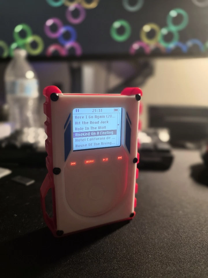 iPod 3th/4th Generation 10GB CASE Red and White. - Image 2 of 4