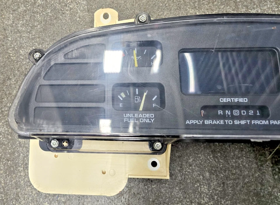 Cuadro de instrumentos velocímetro 96 Chevy Caprice 5,7 L 16177051 Foto 3 de 4