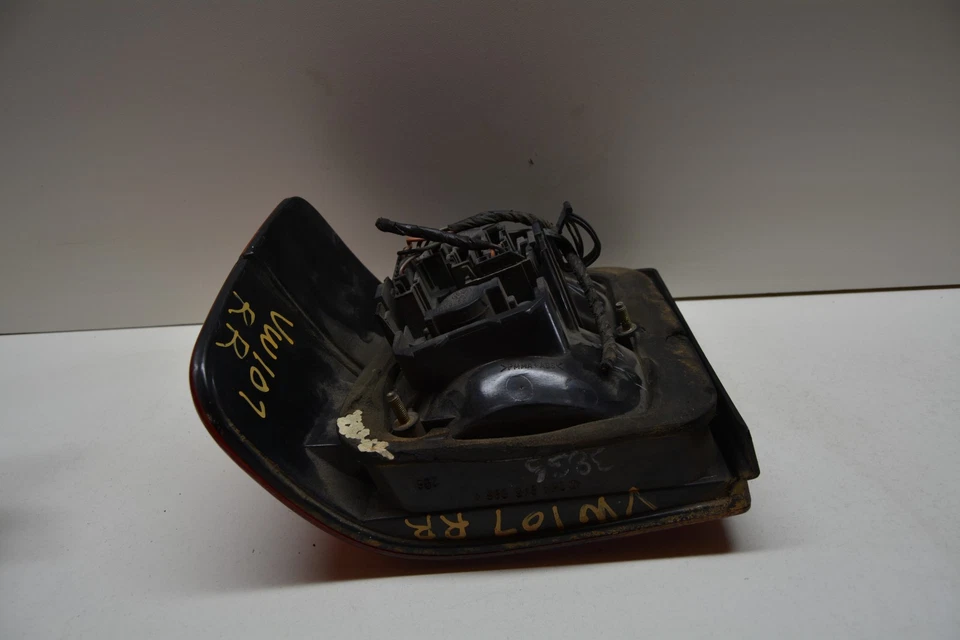 1993 - 1999 VOLKSWAGEN JETTA LANTERNA TRASEIRA LATERAL DIREITA DO PASSAGEIRO FABRICANTE DE EQUIPAMENTO ORIGINAL, 166-58642 - Imagem 3 de 4