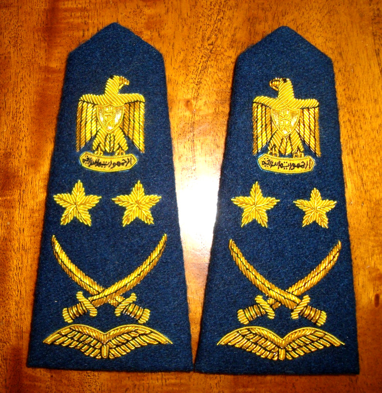 IRAQI  AIR FORCE GENERAL DRESS EPPAULETTES!!! -------DESERT STORM